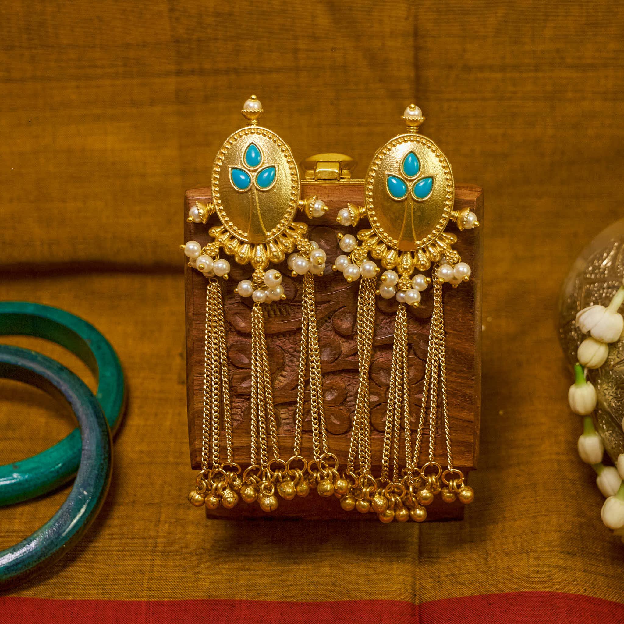 Nilofar Kashmiri Jhumka view 4