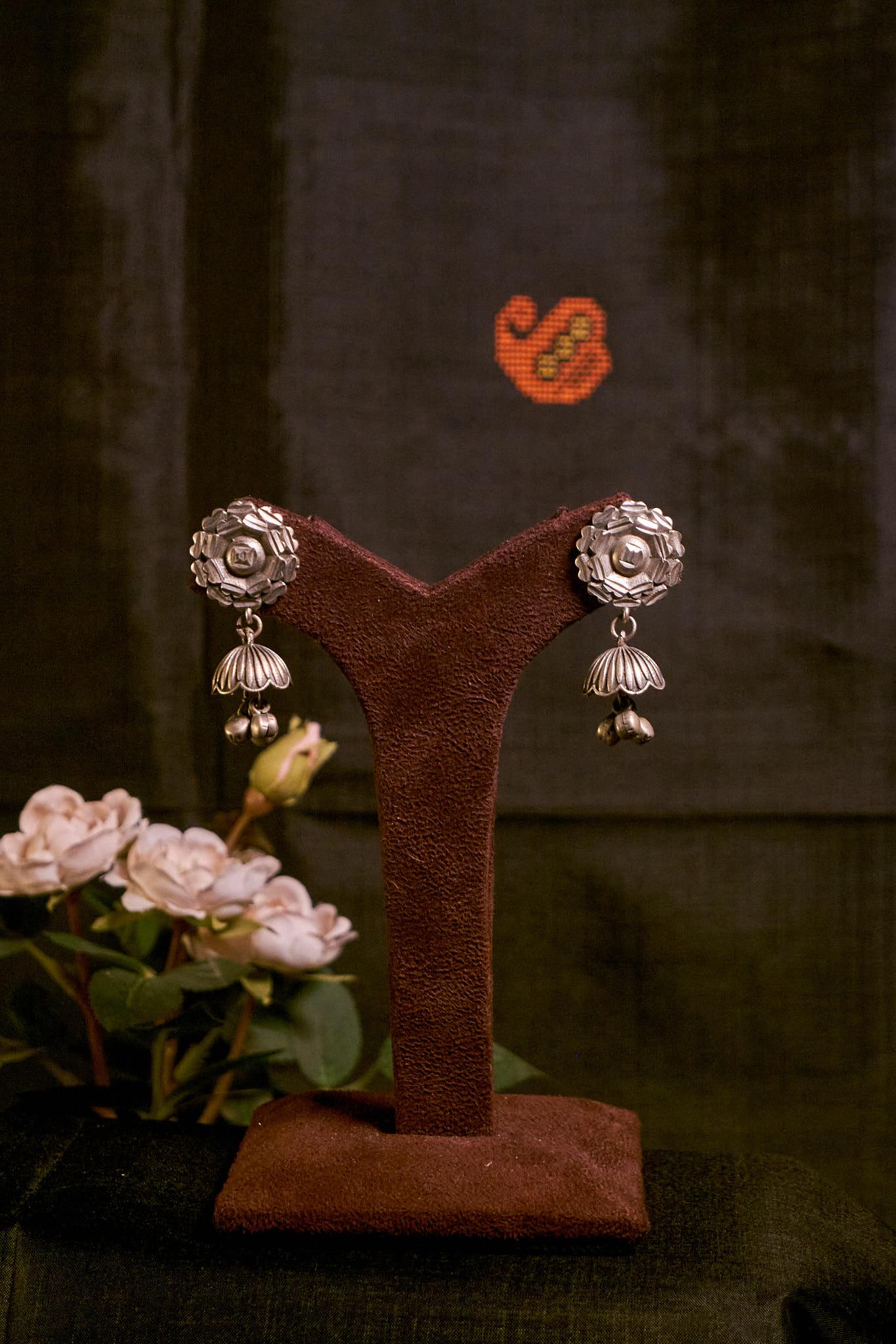 Devangana Jhumki