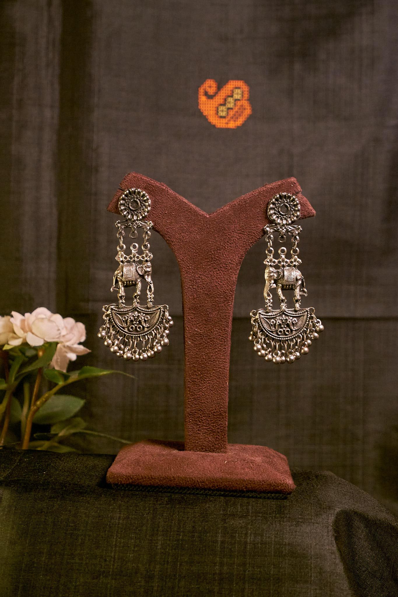 Veenavati Jhumki